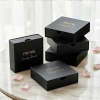 Boîte cadeau de luxe en carton rigide pour écharpe, avec fermeture magnétique à tiroir, design personnalisé avec estampage à chaud doré, finition mate