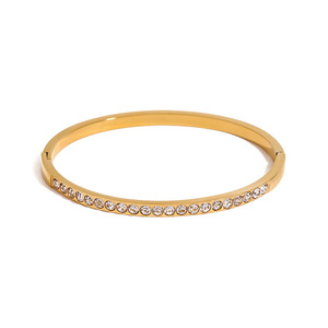 Brazalete de Oro con Pedrería Yueli, Joyería para Mujer, Regalo, Accesorio de Moda - Product Image 5