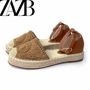 Lujosas <span class=keywords><strong>sandalias</strong></span> de diseñador con hebilla de metal personalizadas <span class=keywords><strong>Sandalias</strong></span> planas de moda para mujeres y mujeres Comodidad para mujeres - Product Image 3