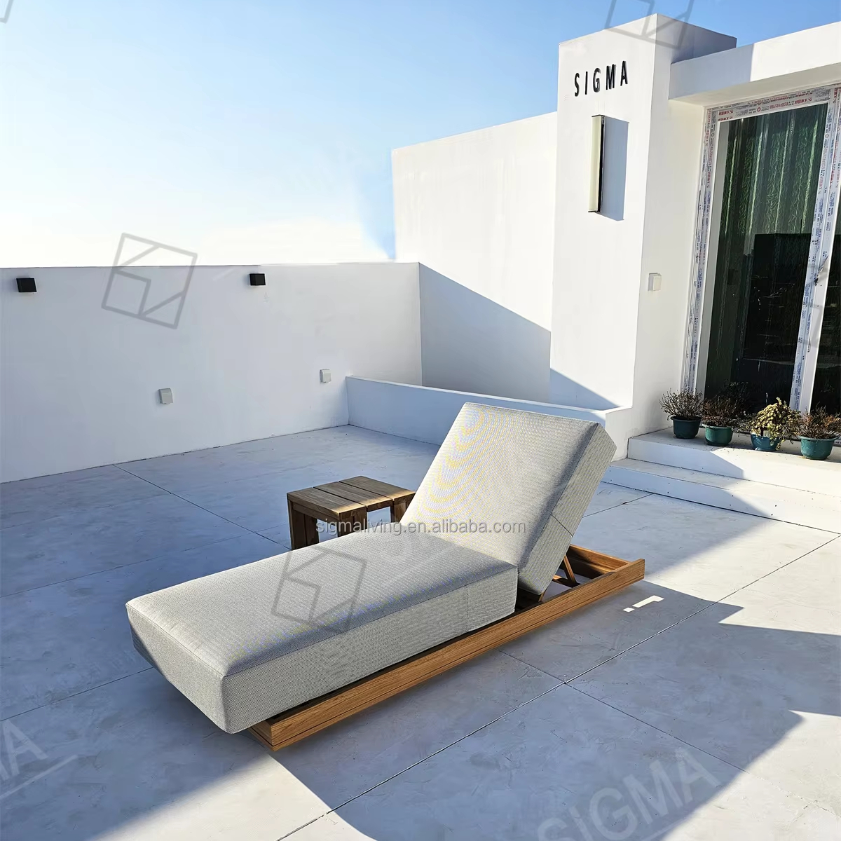 Outdoor Beach Pool Furniture Daybed Modern Solid Teak Wood Sun Beds All Weather Wood Waterproof Fabric Beach Sun Lounger