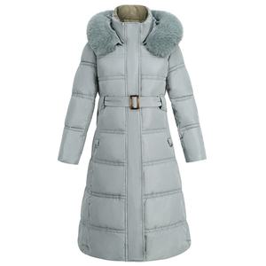 Manteau d'hiver sur mesure pour femme, long, à capuche, coupe ajustée, avec décoration en fourrure, en cuir de serpent, uni, teint - Product Image 1