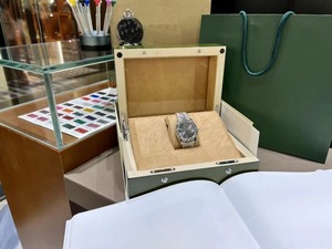 2025 Tùy Chỉnh Sang Trọng Cổ Điển Quảng Trường Đồng Hồ Duy Nhất Trường Hợp Giao Hàng Nhanh Đi Du Lịch Nhựa Thân Thiện Với Môi Móc Vòng Lặp Đóng Cửa Thời Trang Đồng Hồ - Product Image 3