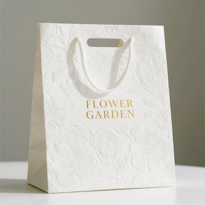 Tas Kemasan Kertas Embossing Mewah Custom untuk Kosmetik, Pakaian, Belanja, dengan Pegangan Die Cut, Tas Hadiah Personal dengan Logo Anda Sendiri - Product Image 6
