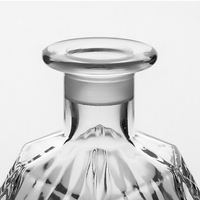 Carafe à whisky et à vin Novare 22oz en verre cristal transparent sans plomb, forme triangulaire diamant classique, certifiée LFGB
