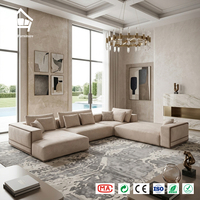 Canapé modulaire haut de gamme en forme de U avec coussins en velours et bordure métallique – Meuble de luxe sur mesure clé en main pour projets de villas et penthouses