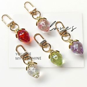Nuevo Llavero de Resina Colorido con Forma de Fresa, Colgante 3D Transparente de Fruta, Encanto de Dibujos Animados Anime para Llaves, Metal, Cuero, Silicona, Cristal - Product Image 6