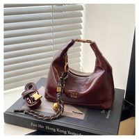 Sac Hobo Brillant Femme Y2K Petit Sac à Bandoulière Croisé avec Anneau et Breloque Boule Grande Capacité pour Fête Voyage Usage Quotidien