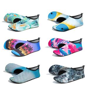 <span class=keywords><strong>Chaussures</strong></span> de plongée en apnée de plage anti-dérapantes pour femmes Chaussettes de natation de yoga à fond souple pour les activités de rivière d'été pour adultes - Product Image 1