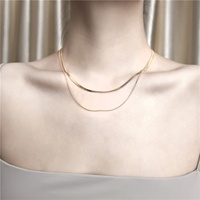 Collier ras du cou unisexe en acier inoxydable plaqué or 18 carats, motif chevrons classique, avec logo personnalisé, chaîne serpent, idéal pour mariage - Vente en gros