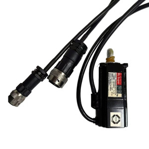 P30B04010DXS1CM Servomotor 100W 3000 U/min SPS-Programmier steuerung für elektrische Geräte - Product Image 1