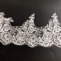 Belle garniture de dentelle de bordure de broderie de fleur ivoire pour la robe de mariée LT2487B