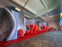 Panneau d'affichage flexible incurvé d'intérieur panneau d'affichage numérique panneau publicitaire panneau mural vidéo P3.9 écrans publicitaires à LED