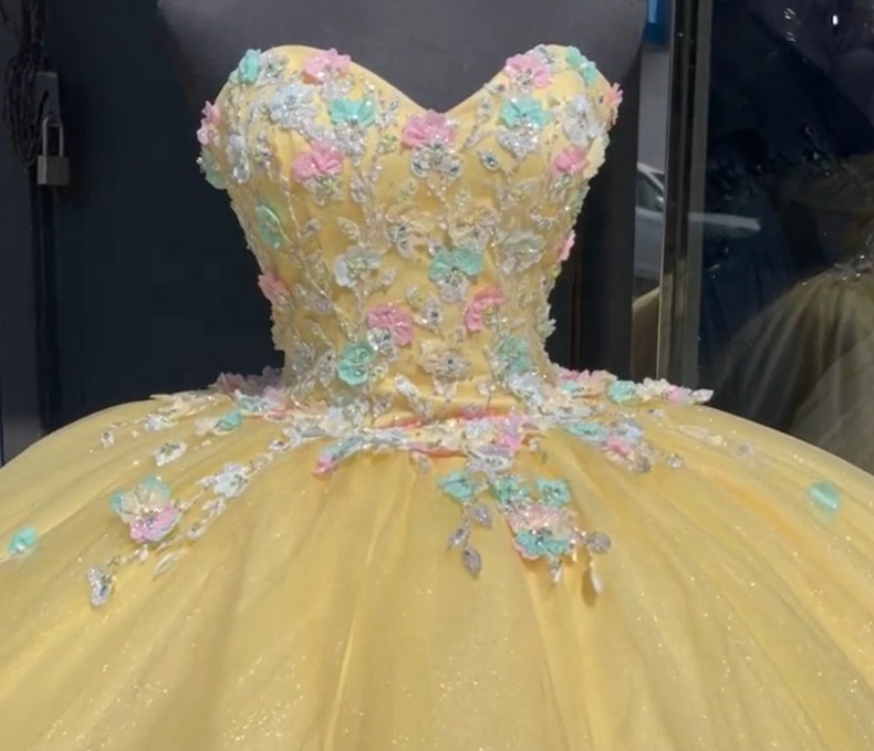 Wholesale Yellow Quinceanera Dress trapless Quinceanera Dresses Blue Flowers Quinceanera Dresses,2 Pieces