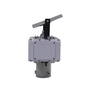 Deux groupes de feux de circulation solaires LED à double face rouge et bleu alternés avec protection IP54 et fonctionnement 24h/24 - Product Image 6