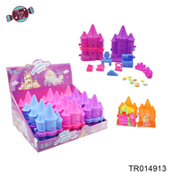 Ensemble de jouets en plastique en forme de château avec des bonbons à l'intérieur pour un cadeau surprise pour enfants