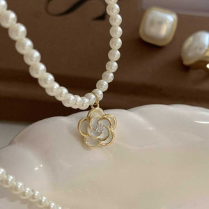 Vendita calda di tendenza di moda collane a strati per ragazze collane a catena con chiave farfalla cristallo croce disponibile all'ingrosso - Product Image 1