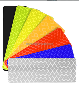 Film réfléchissant prismatique de qualité diamant pour panneaux routiers à haute intensité, film hautement réfléchissant en PET, PVC, ACRYLIC, adhésif imperméable - Product Image 1