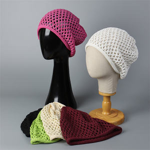 Mode 2025 unisexe main Crochet béret bonnet chapeau dentelle femmes tricoté casquette respirant couleur unie crâne casquette Cloche été chapeaux - Product Image 1