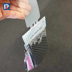 Tiras de clips colgantes de plástico para merchandising con ganchos en S Expositor plegable para estante - Product Image 4