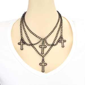 Collier croix superposé en alliage de zinc, design géométrique multicouche, couleurs or/blanc/noir, bijoux de mode pour femmes - Product Image 3