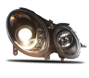 Faros Delanteros para Mercedes-Benz W211 con Luces de Circulación Diurna, Modelo 2002-2005, Pieza de Auto con Certificación E/e-Mark - Product Image 2