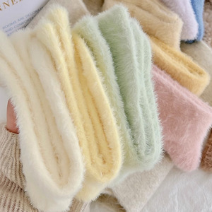 Chaussettes en velours de vison tricoté couleur unie pour femme, doublées, épaisses et chaudes, pour l'automne et l'hiver, idéales pour la post-partum et le sommeil - Product Image 2