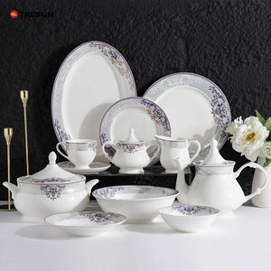 Vente directe d'usine du fabricant : Service de thé en porcelaine fine de 17 pièces avec motifs dorés, vaisselle en céramique - Product Image 1