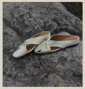Mules de luxe à bout fermé pour femme, sandales compensées à plateforme rehaussante, design de niche, pour l'extérieur - Product Image 3