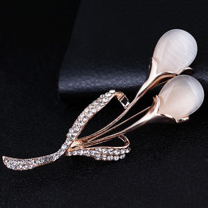 Broche tendance en alliage de zircon et de perles plaqué or, de luxe, de haute qualité, pour femmes, style coréen, idéale pour mariage, fiançailles, fête, cadeau - Product Image 3
