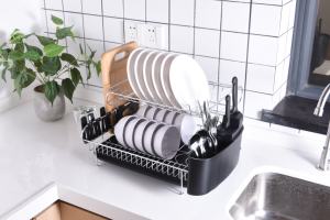 Égouttoir à vaisselle en fer à 2 niveaux avec plateau amovible et porte-couverts - Product Image 3
