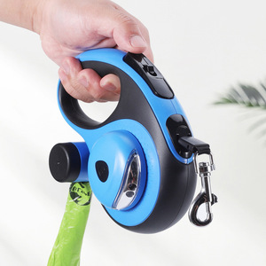 Laisse de chien multifonctionnelle de fournisseur d'animaux de compagnie 5m allument la corde en nylon laisse LED rétractable de chiens avec le sac de merde - Product Image 6