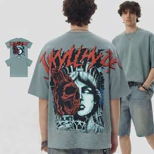 เสื้อยืดสตรีทแวร์ลายหัวกะโหลกประดับเพชร พิมพ์ลายกราฟิกตัวอักษรสีแดงเข้ม แขนสั้นทรงโอเวอร์ไซส์สำหรับผู้ชาย พร้อมโลโก้แบบกำหนดเอง - Product Image 2