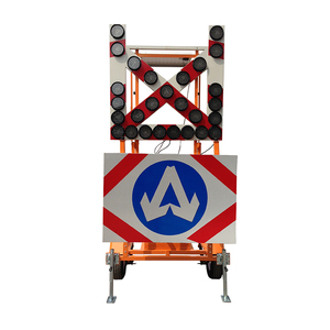 Professional Factory Solar Traffic Signal <b>Lights</b> Warning Arrow <b>Boards</b> Sign <b>Board</b> <b>Trailer</b> - Product Image 1