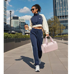 वाटरप्रूफ पॉलिएस्टर कस्टम महिला पुरुष फिटनेस कसरत बैग के साथ इयरफ़ोन पर्स मिनी रोज जिम बैग छोटे डफले काम यात्रा - Product Image 5