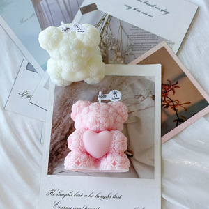 Candela Aromaterapica Artigianale a Forma di Orso con Rose, Decorazione Creativa per Interni, Regalo per San Valentino, Ornamento in Cera di Soia - Product Image 2