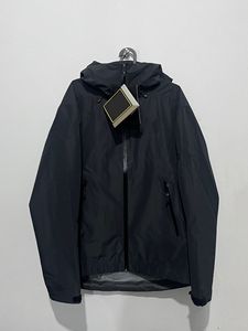 Imperméable Complet en Polyester Léger et de Haute Qualité Coupe-Vent et Étanche pour Hommes et Femmes, Idéal pour la Randonnée et les Voyages pour Adultes - Product Image 2