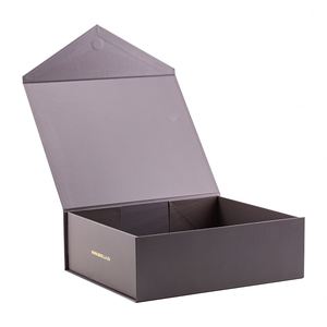 Caja Plegable con Logotipo Dorado Impreso Personalizado, Caja de Embalaje de Lujo con Solapa Triangular, Caja Mate con Cierre Magnético - Product Image 1