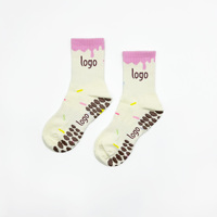 Chaussettes de sport personnalisées antidérapantes Pilates Crème Rose Motif coloré à pois pour le yoga, l'entraînement et le quotidien – Adorables