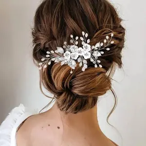 Accessoires de cheveux faits à la main en gros Pageant feuille mariage coiffure fleurs mariée argent alliage cristal perle strass peigne