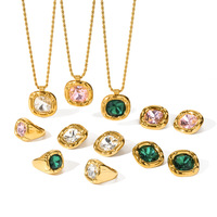 Parure bijoux tendance luxe discret zircon émeraude taille carrée, collier bague boucles d'oreilles acier inox plaqué or