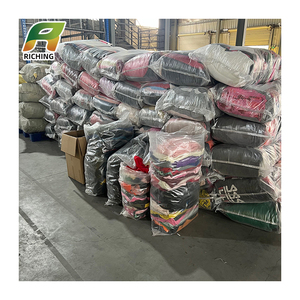 Ropa <span class=keywords><strong>de</strong></span> Marca Usada, Fardos <span class=keywords><strong>de</strong></span> Ropa Vintage <span class=keywords><strong>de</strong></span> Grado A, Proveedor <span class=keywords><strong>de</strong></span> Ropa <span class=keywords><strong>de</strong></span> Segunda Mano para Revendedores <span class=keywords><strong>de</strong></span> Europa y <span class=keywords><strong>Latinoamérica</strong></span> - Product Image 1