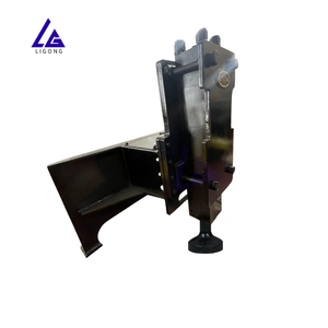 Pilonneuse pour mini-chargeuse, réglable pour différentes tailles de poteaux et travaux d'installation de pieux - Product Image 3