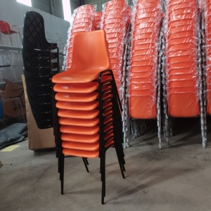 <span class=keywords><strong>Sedia</strong></span> Impilabile in Plastica con Tavoletta Scrittoio, Capacità 270 kg, per Aule Scolastiche e Progetti Educativi - Product Image 1