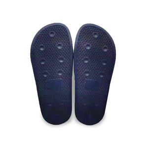 Semelles de chaussures pour enfants en PVC antidérapantes, durables, résistantes à l'eau, conçues pour un usage régulier, offrant une adhérence stable et une longue durée de vie. - Product Image 1
