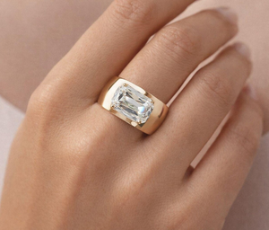 Anillo de Diamantes de Laboratorio Alargados de 3 Quilates, Corte East West |   Anillo de compromiso de lujo con banda de oro rosa audaz |   Despedida de Soltera de Inspiración Vintage - Product Image 5