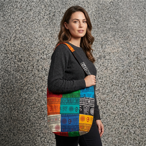 Bolsas de compras impresas Om para mujer, bolsas de hombro ecológicas de lona, bolsas Jhola de algodón Khadi, fabricantes, mayoristas y exportadores en India - Product Image 1