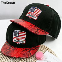 Gorra Unisex de Hip Hop de Seis Paneles con Visera Plana, Diseño Bicolor, de Alta Calidad, con Borde de Piel de Serpiente, Gorro Deportivo de Forro Polar con Parche Bordado y Correa Ajustable