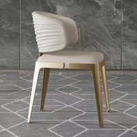 Chaise de salle à manger en cuir Visionnaire, style italien, luxe léger, pour villa moderne de luxe