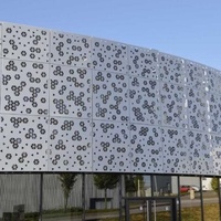 Revêtement mural extérieur décoratif en aluminium découpé au laser, façade métallique perforée