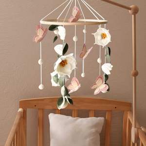 Mobile <span class=keywords><strong>per</strong></span> Culla di Alta Qualità con Fiori in Feltro e Farfalle, Regalo <span class=keywords><strong>per</strong></span> Bambini e Bambine, Decorazione Sospesa <span class=keywords><strong>per</strong></span> Cameretta - Product Image 4